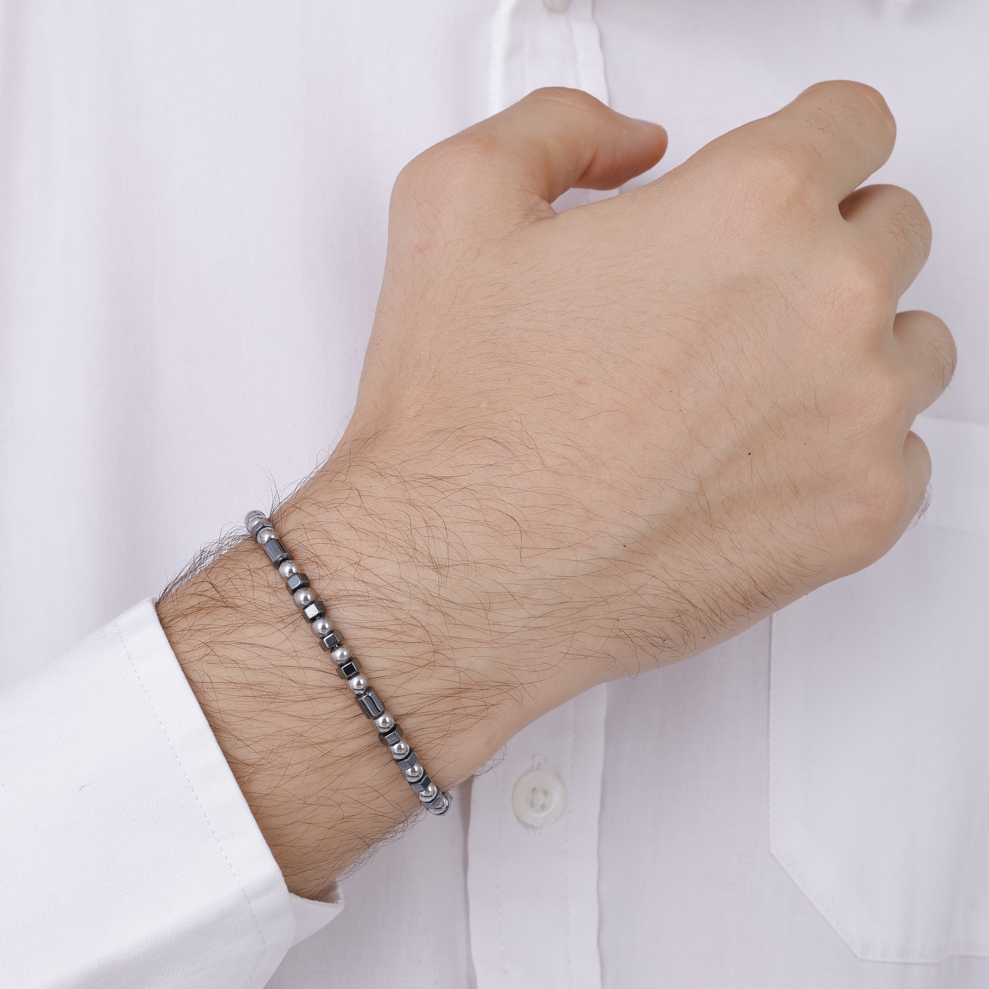 Bravoman Koleksiyonu Füme Siyah Geometrik Boncuk ve Metal Detaylı Bileklik