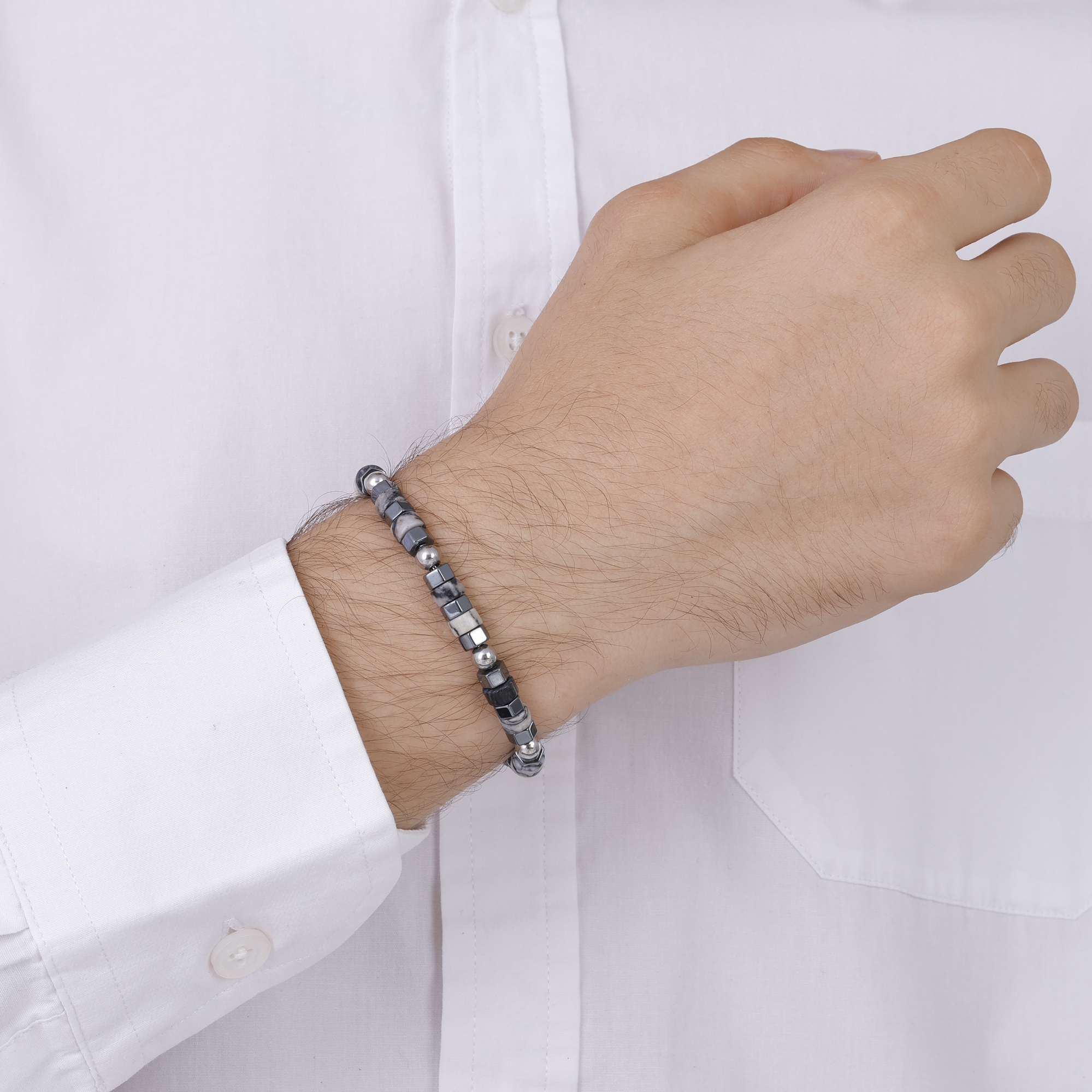 Bravoman Koleksiyonu Gri Geometrik Boncuk ve Metal Detaylı Bileklik