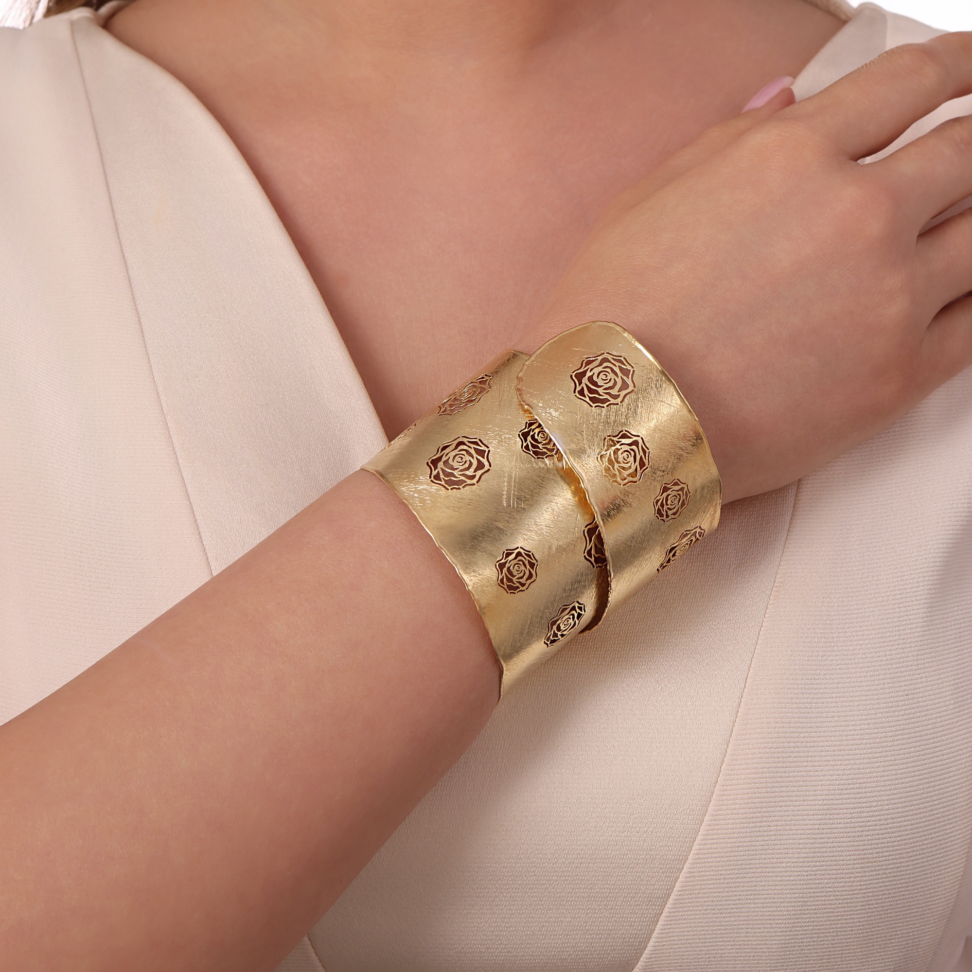 Sun Collection Coiled Rose Pattern Bracelet