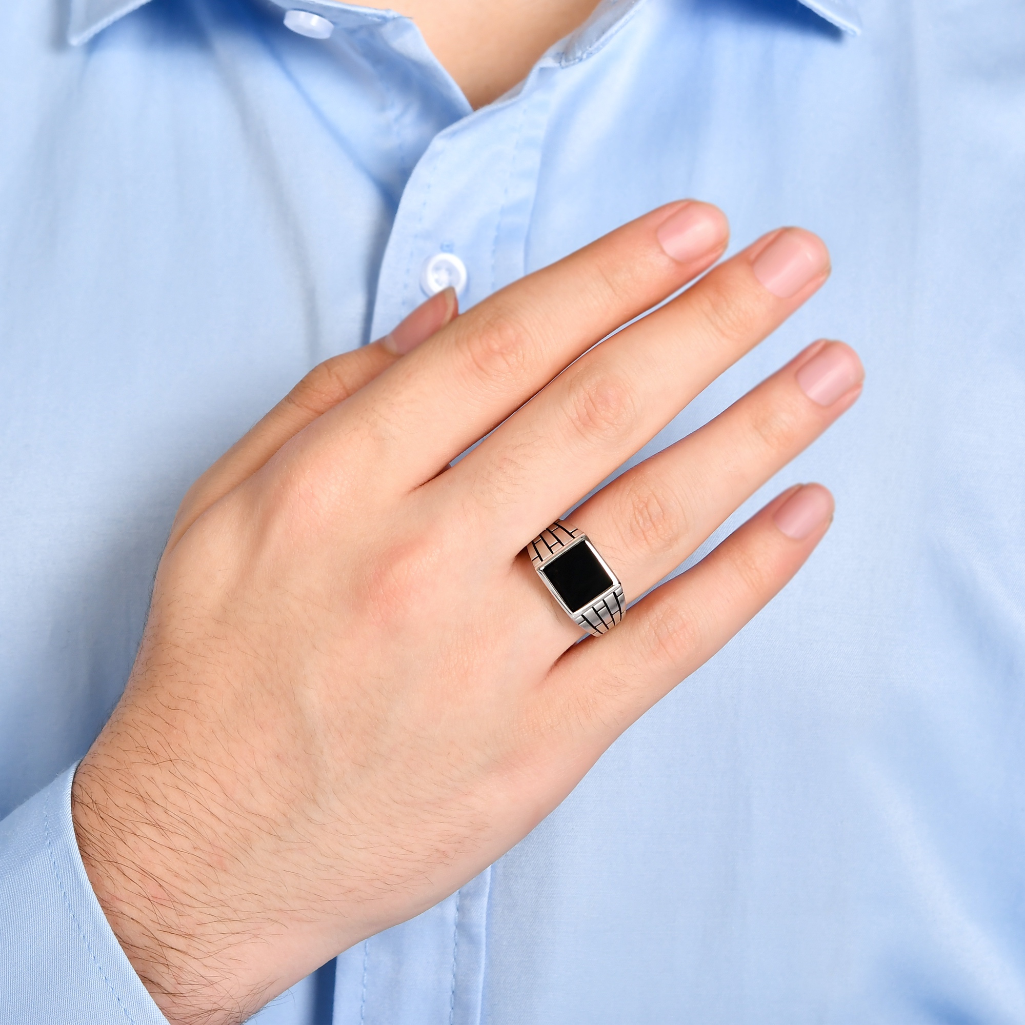 Bravoman Collection Black Stone Geometric Ring
