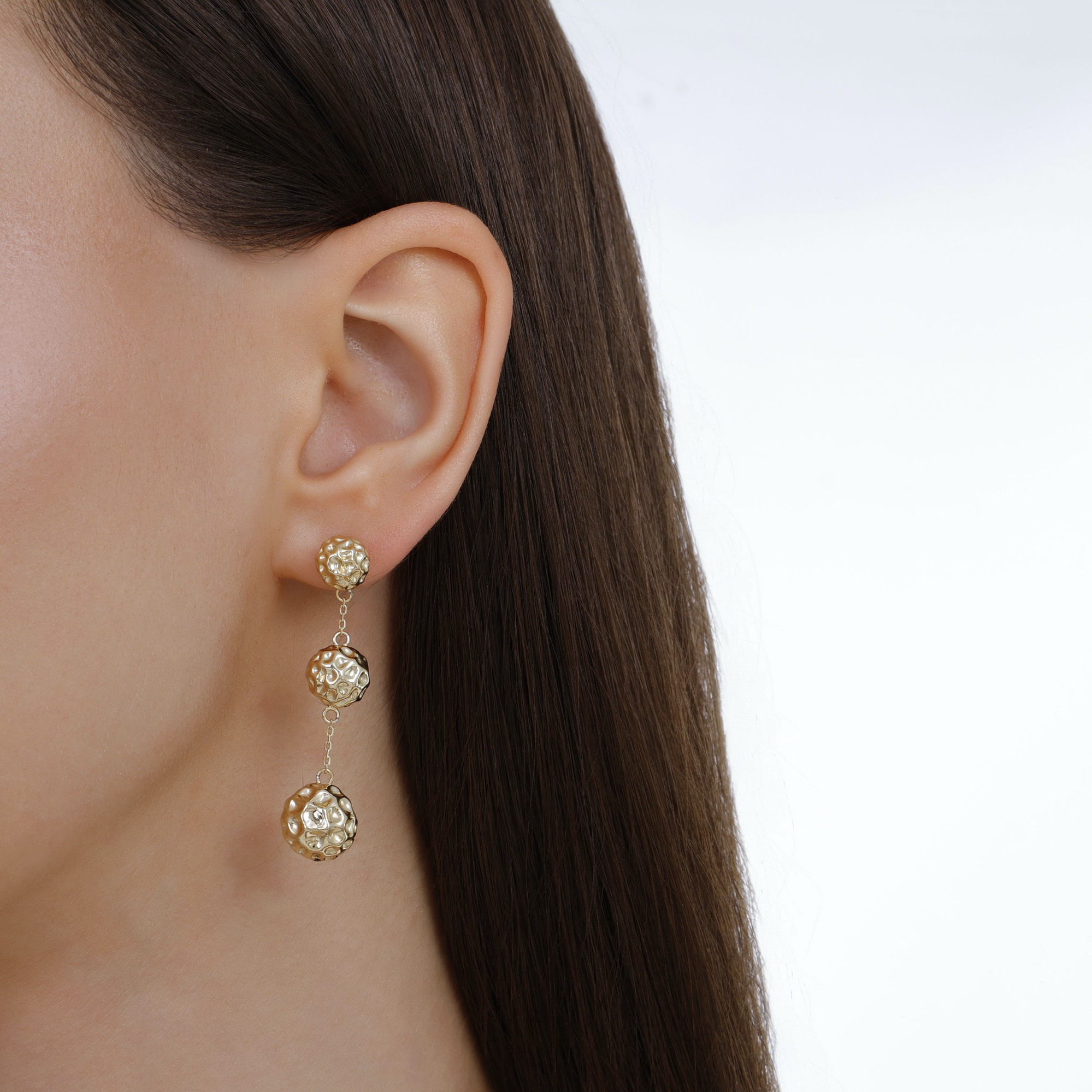 Серьги-подвески Sun Collection с текстурированными круглыми элементами